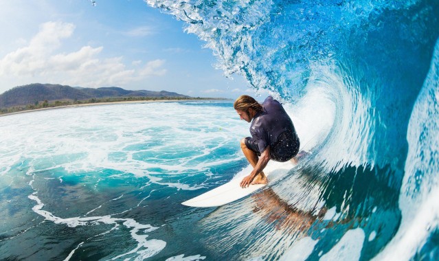 华体会体育app|英超54岁名帅再造经典！3-0横扫劲敌，七战四胜双线狂飙突进