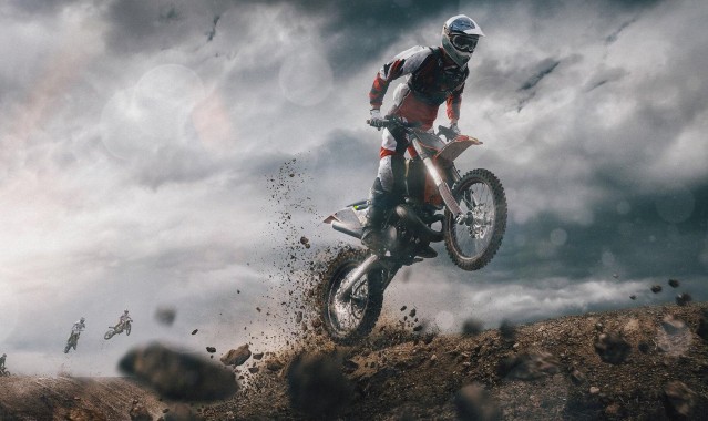 华体会体育：怒火点燃绿茵场，卓尔教练组失控引发罢赛风波