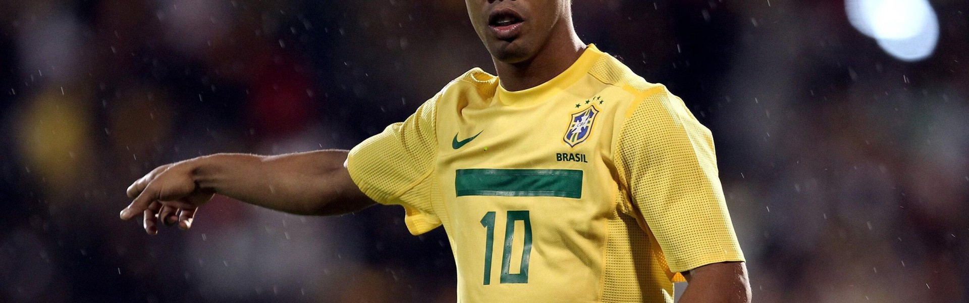 【华体会体育app】斯卡洛尼钦点奥塔门迪对阵厄瓜多尔 队长袖标背后的传承与博弈