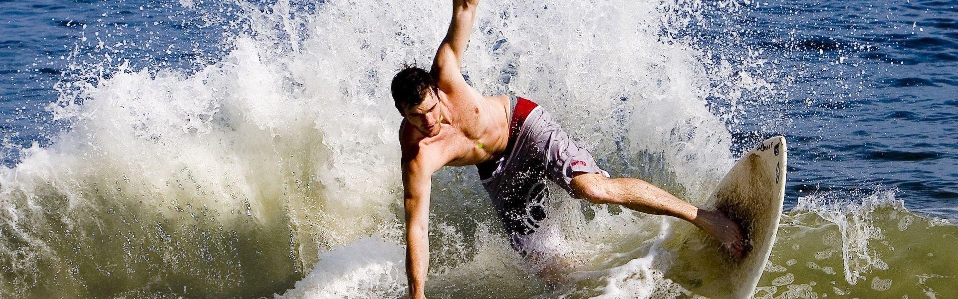 华体会官网_申城双雄亚冠赛场同遭三球溃败，国足主帅伊万观战后面露忧色