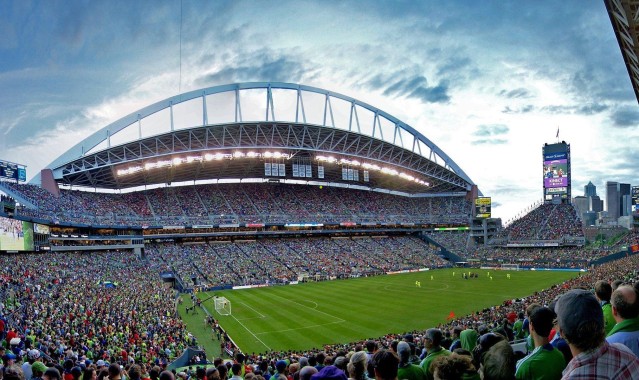 【华体会】巴萨对决毕尔巴鄂竞技，亚马尔领衔进攻线，费尔明与奥尔莫携手首发