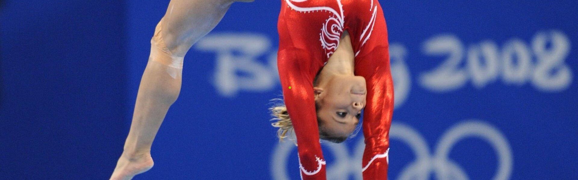 华体会官网：国足火力全开！28次射门轰入14球，对手茫然主裁拒补时